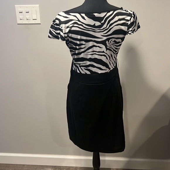Dress white and black with Pockets size 1x/2x - Picture 5 of 5